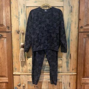 Black Camo Sweat Shirt/Pant Set